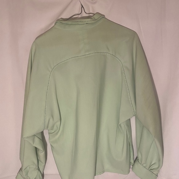 Green shirt and skirt set - Picture 3 of 4